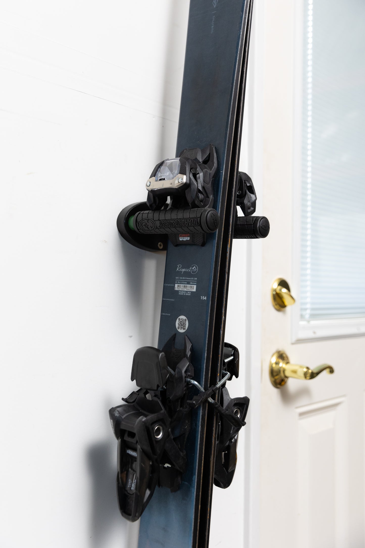 Tips Up - Wall Mounted Ski Rack